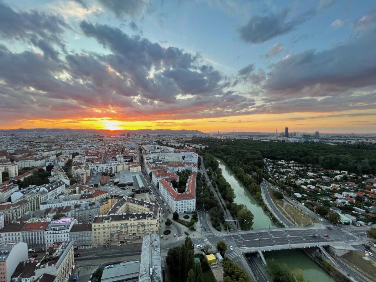 Triiiple Level 31 - Sonnenwohnen Apartment Mit Fantastischem Ausblick Und Parkplatz Vienna Luaran gambar