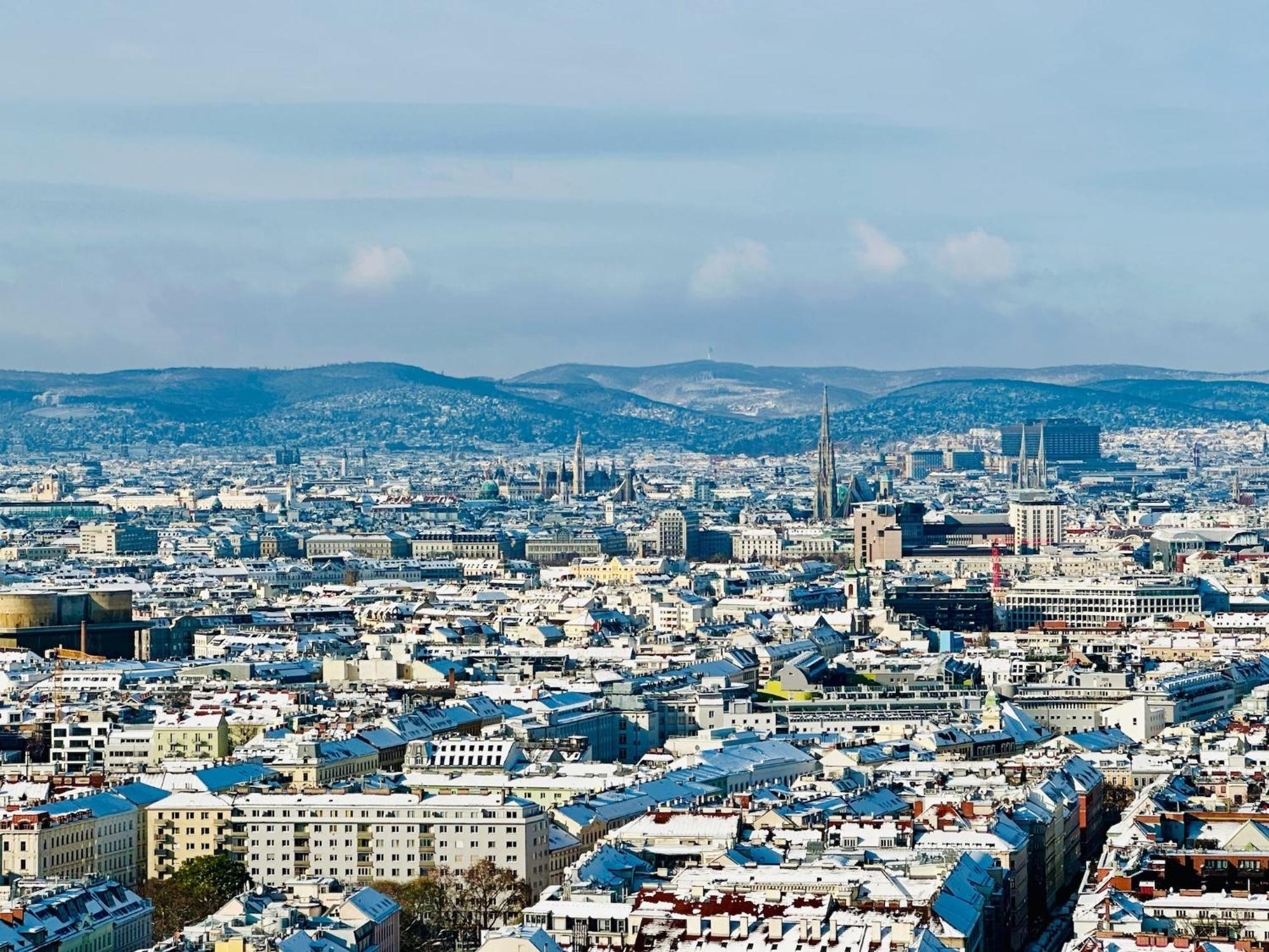 Triiiple Level 31 - Sonnenwohnen Apartment Mit Fantastischem Ausblick Und Parkplatz Vienna Luaran gambar